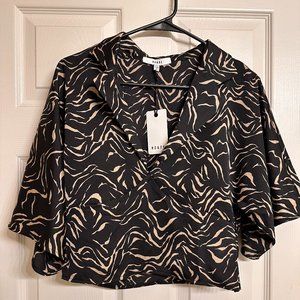 Women's Short-Sleeve Black/Tan Graphic Print Blouse